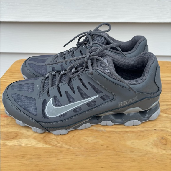 Nike Reax 8 TR Mesh Wolf Grey Training Athletic Shoes 621716-010 Mens Size 10.5 - Picture 1 of 9